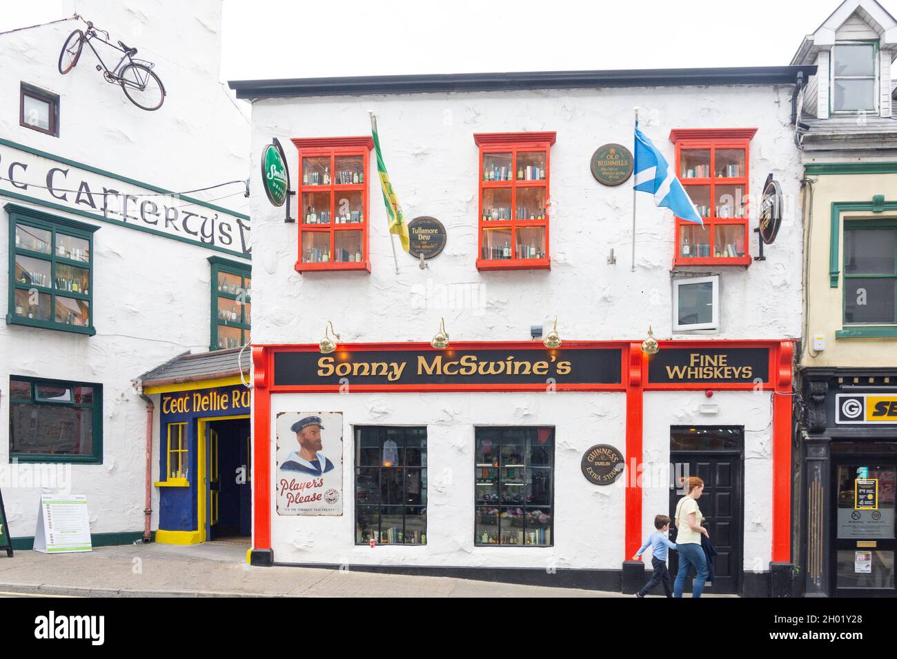 McCafferty's and Sonny McSwine's Pubs, Quay Street, Donegal (Dun na nGall), County Donegal, Republic of Ireland Stock Photo