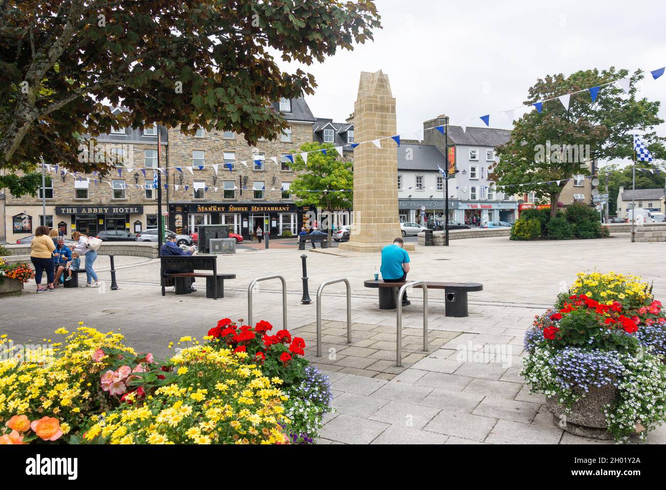 The Four Masters Monument, The Diamond, Donegal (Dun na nGall), County Donegal, Republic of Ireland Stock Photo