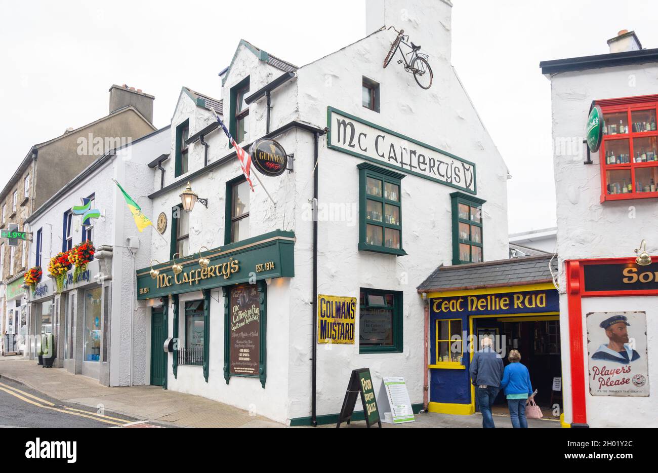 McCafferty's Pub, Quay Street, Donegal (Dun na nGall), County Donegal, Republic of Ireland Stock Photo
