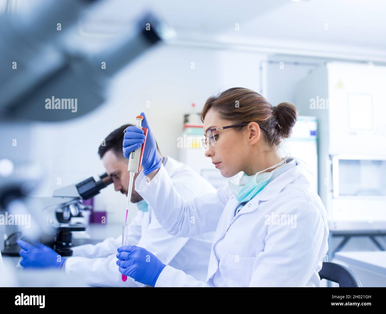 Two biologists hi-res stock photography and images - Alamy