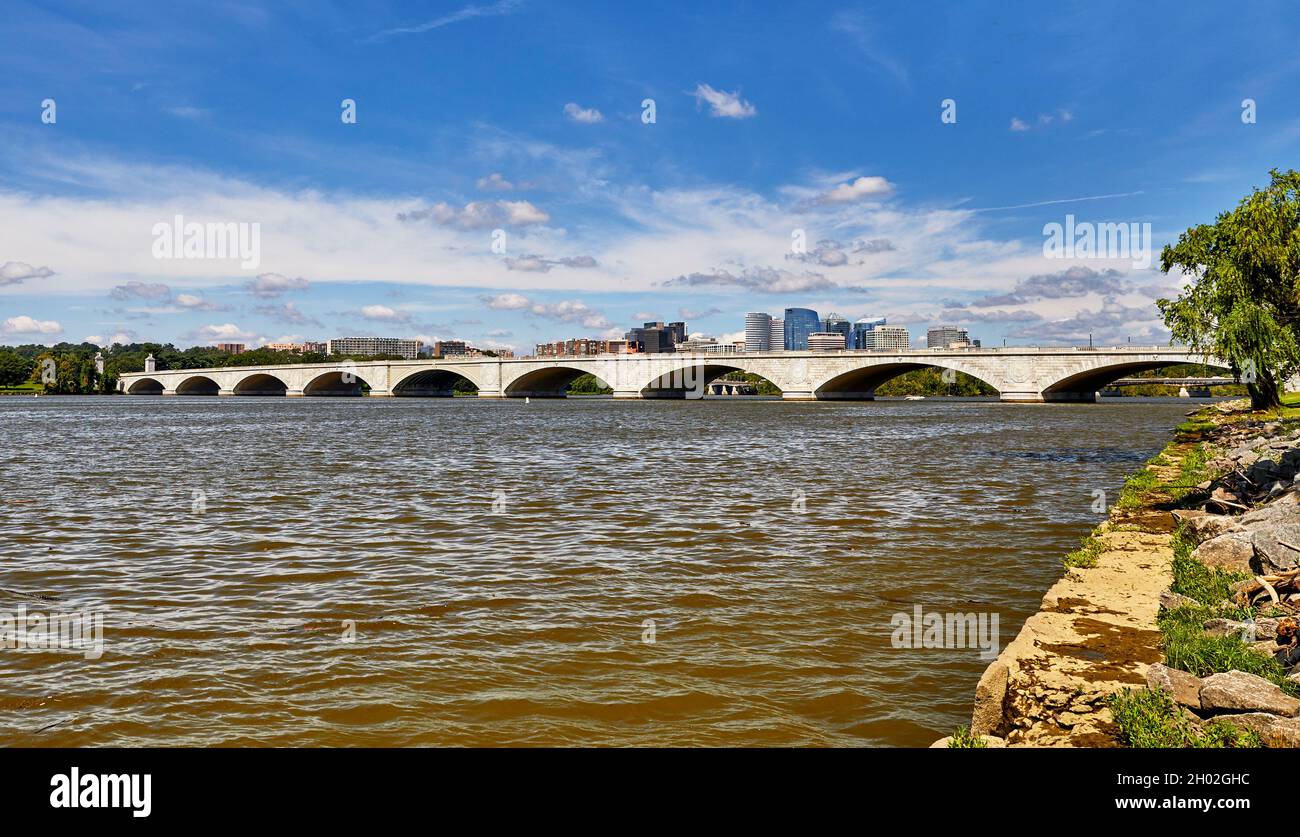 View of the Memorial Bridge that crosses over the Potomac River from Arlington, Virginia to Washington DC Stock Photo