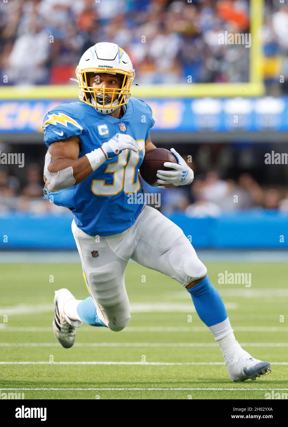 Inglewood, USA. 31st Oct, 2021. American Football: Pro League NFL, Los  Angeles Chargers - New England, Main Round, Main Round Matches, Matchday 8,  SoFi Stadium. Stuttgart's Jakob Johnson (M, number 47) is