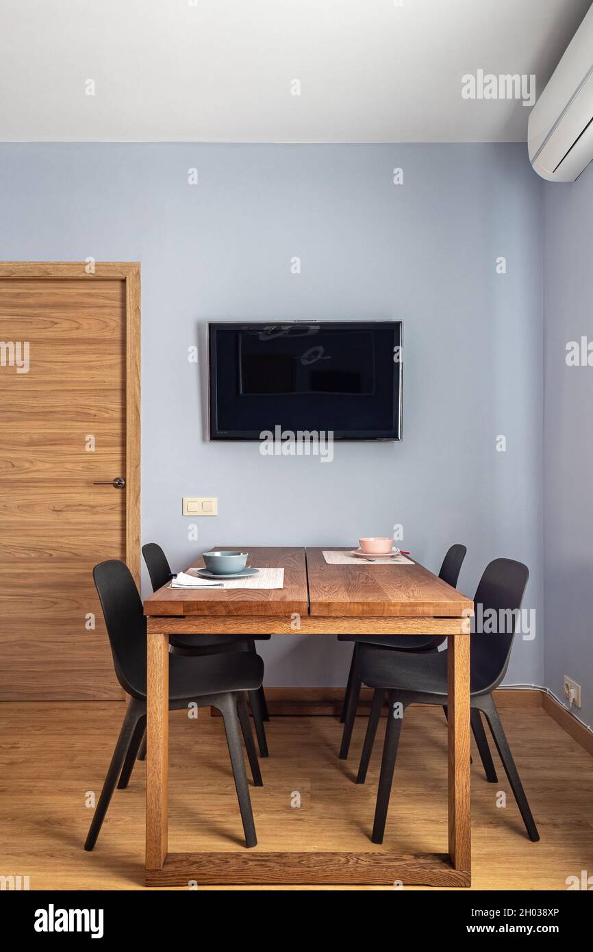 Tv outlet dining table