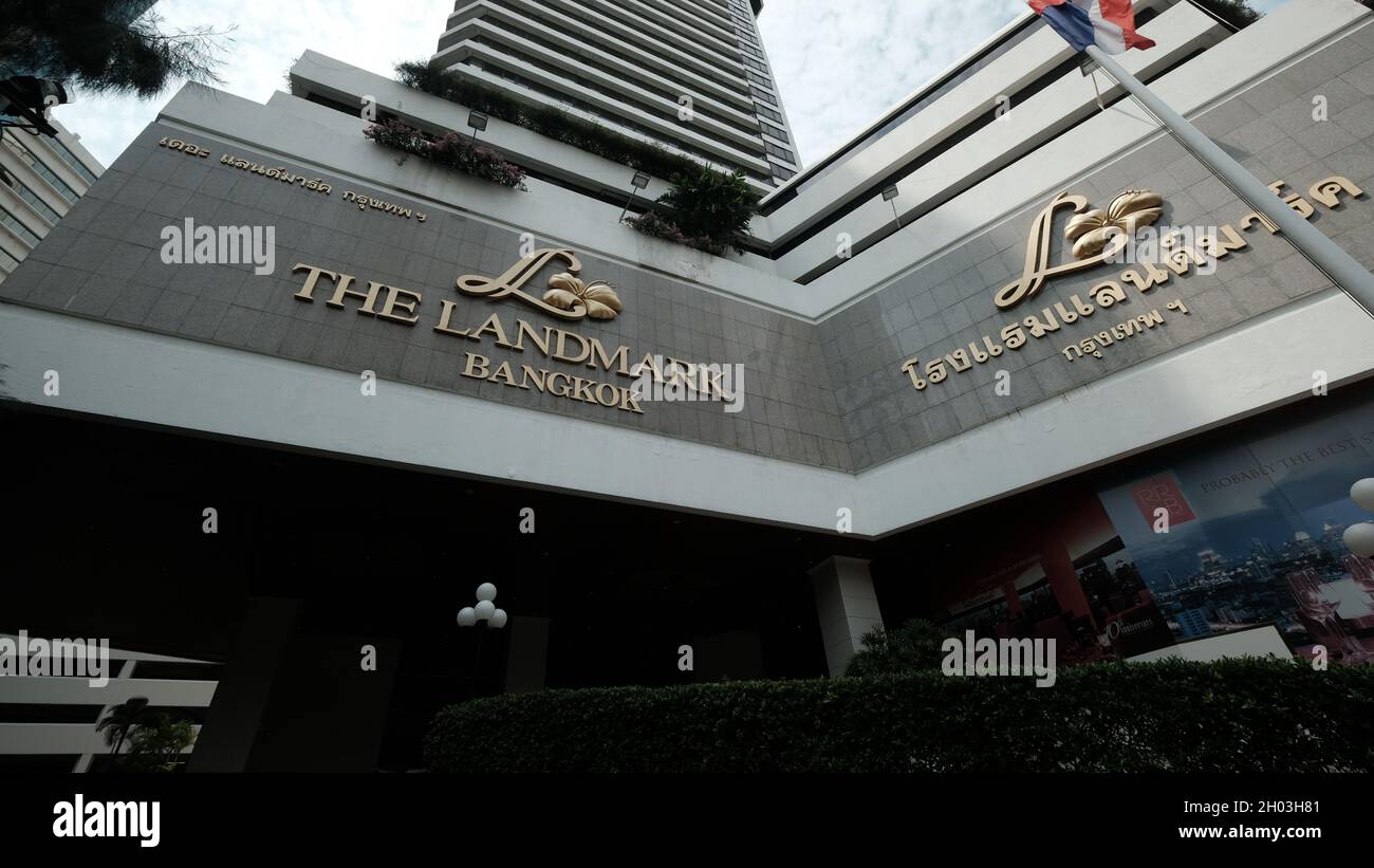 The Landmark Hotel Building Sukhumvit Road Khlong Toei Bangkok Thailand Stock Photo Alamy