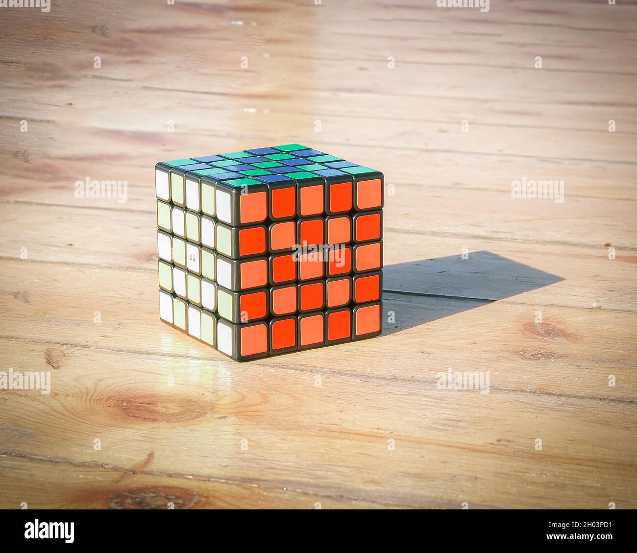 Rubics cube hi-res stock photography and images - Alamy