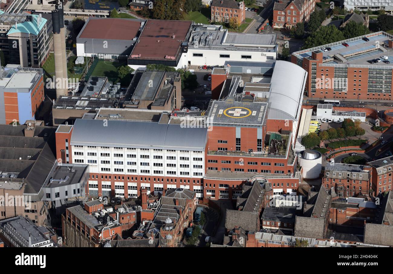 Leeds general infirmary helipad hires stock photography and images Alamy