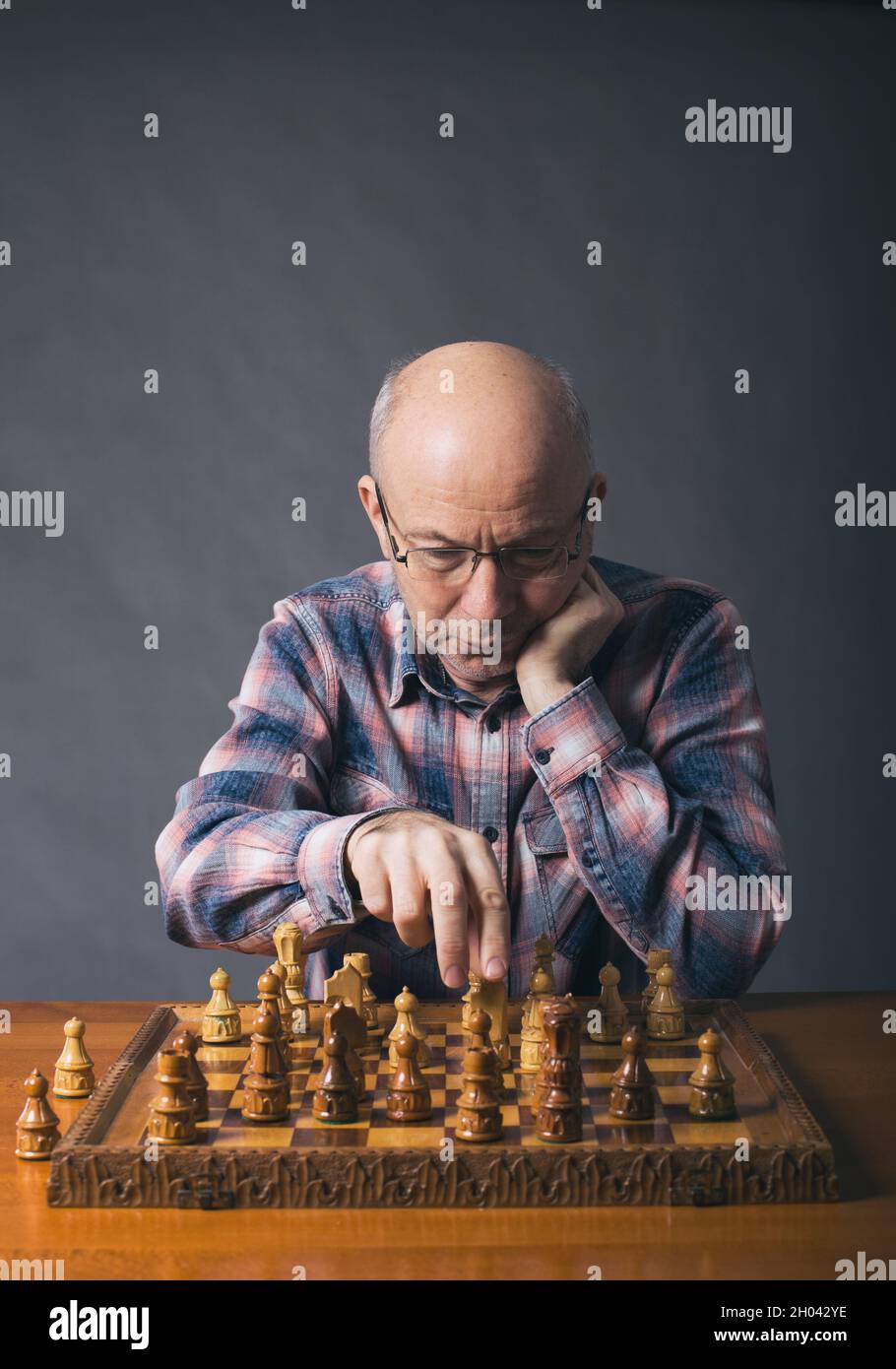 2.864 fotos de stock e banco de imagens de Old Man Chess - Getty Images