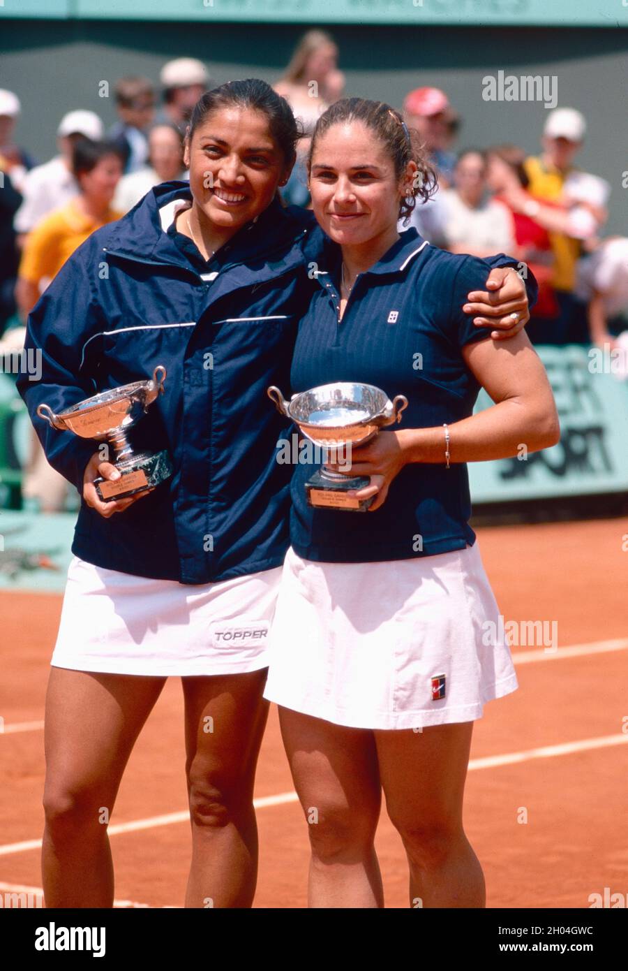 Argentinian tennis player Paola Suarez and Spanish tennis player Virginia Ruano Pascual win the women's double at Roland Garros, France 2001 Stock Photo
