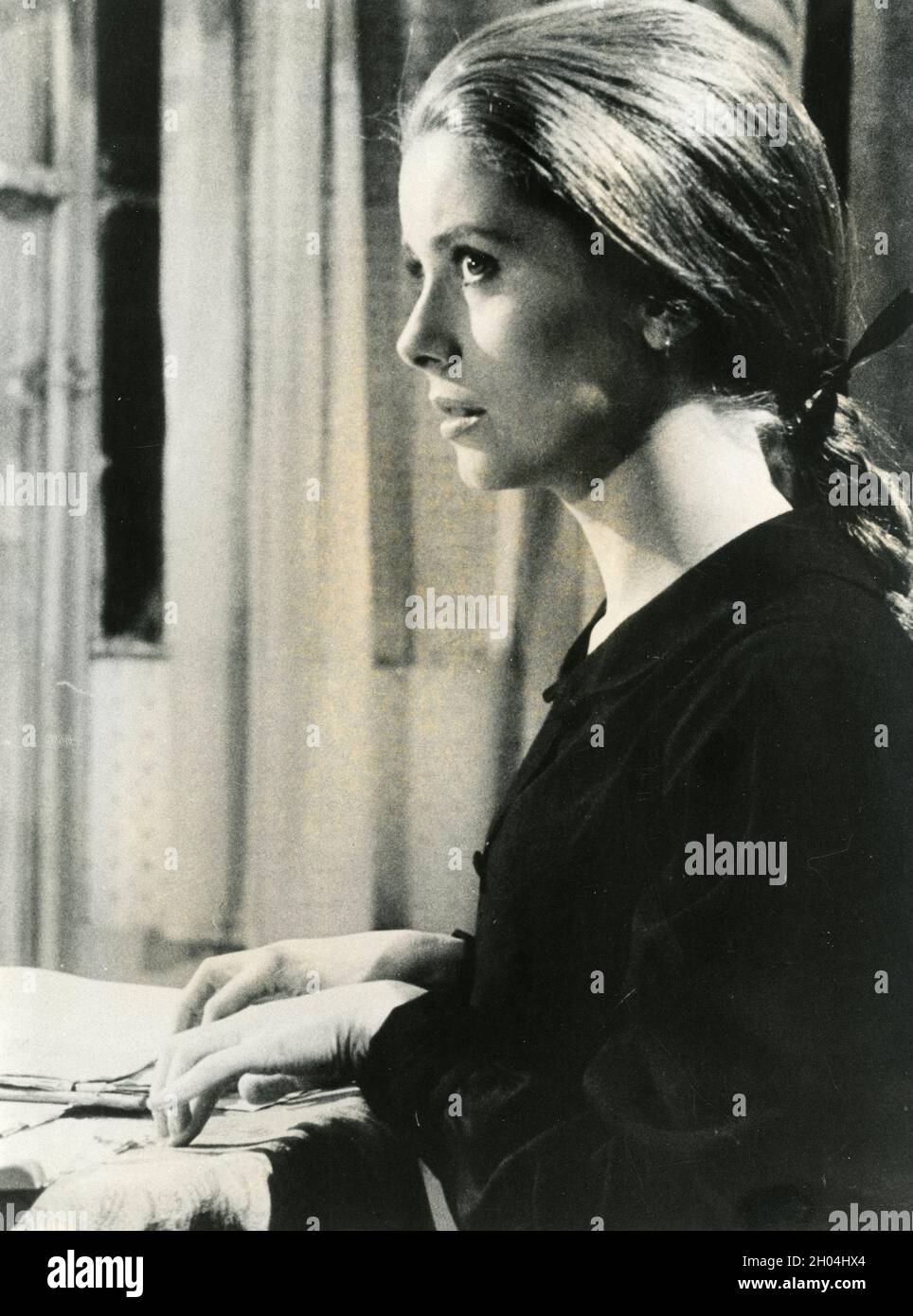Photo Vintage – Catherine Deneuve Interviewée à L'hôtel – Tirage Ancien Années 80
