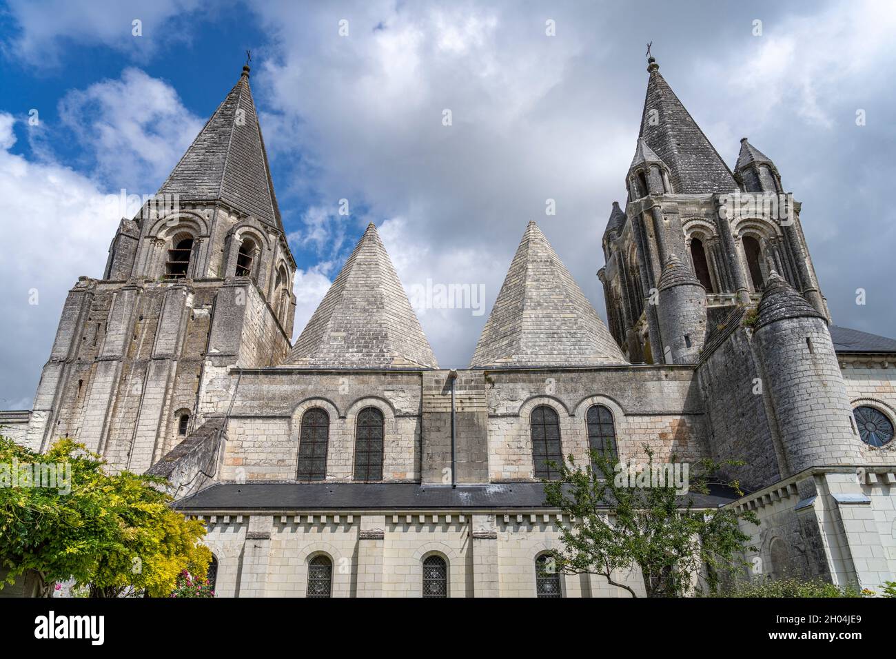 Stiftskirche Saint-Ours des Schloss in Loches, Loire-Tal, Frankreich  |  The church of St Ours of the castle in Loches, Loire Valley, France Stock Photo