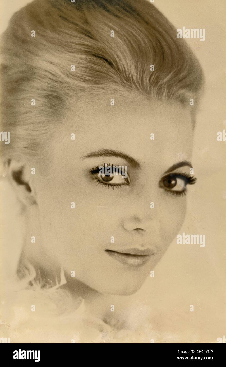 Yigit jinsiy aloqa paytida dumbasini uradi.