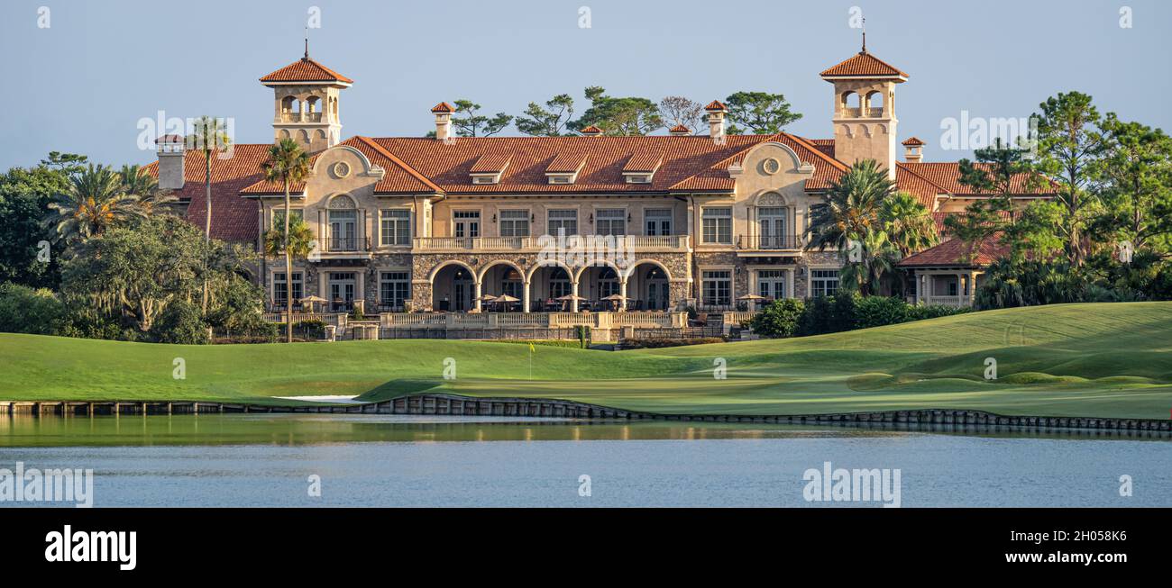 TPC Sawgrass Clubhouse and 18th green of the Stadium Course, home of THE PLAYERS golf tournament, at sunrise in Ponte Vedra Beach, Florida. (USA) Stock Photo