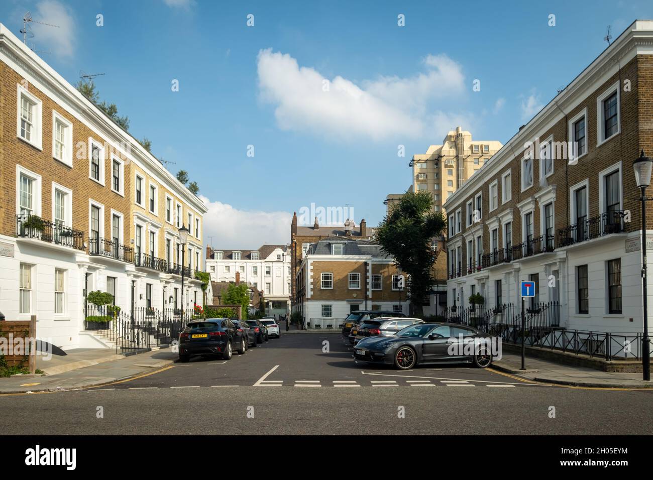 London- Street of upmarket houses in Chelsea and Kensington area of Wets London Stock Photo