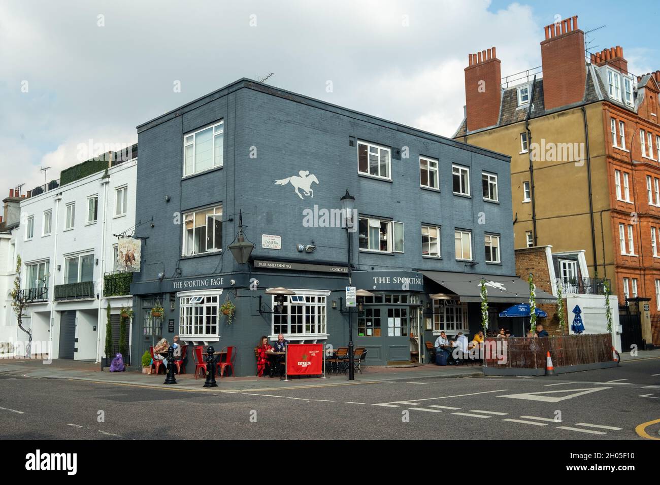 London- October 2021: The Sporting Page pub Chelsea. Stock Photo