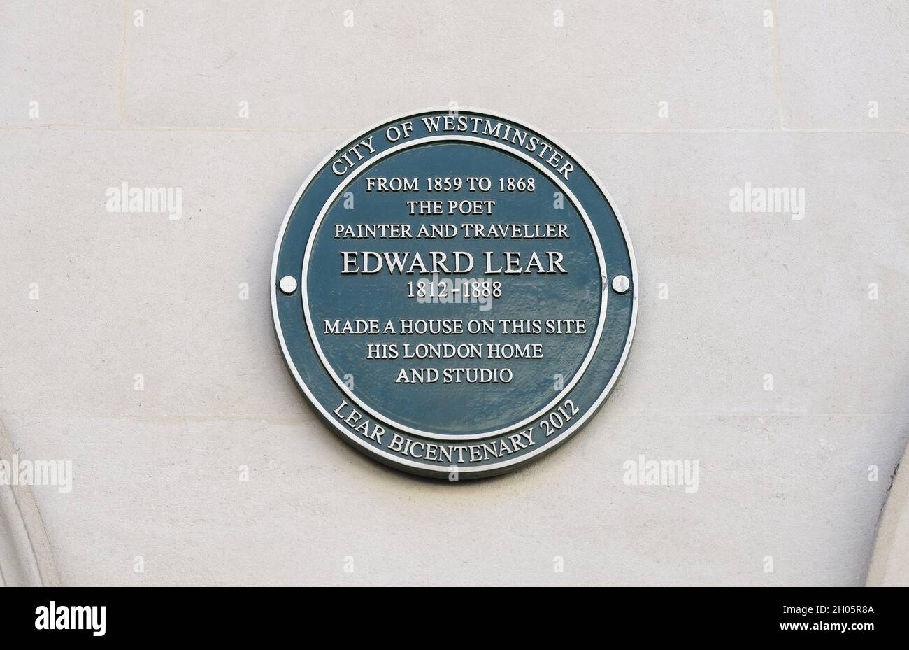 London, UK. Commemorative plaque: 'From 1859-1865 the poet, painter and traveller Edward Lear 1812 - 1888 made a house on this site his London home an Stock Photo