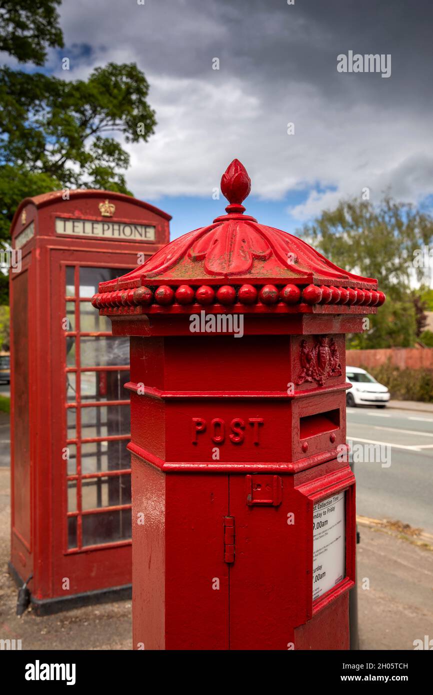 UK, Gloucestershire, Cheltenham, Evesham Road, Penfold Victorian post box and K6 red phone box Stock Photo