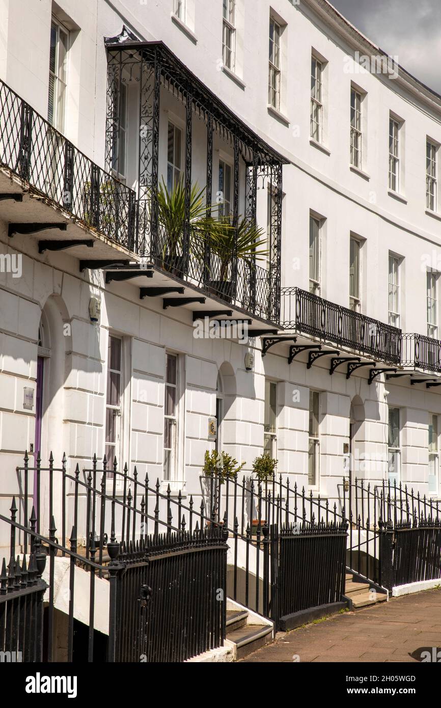 UK, Gloucestershire, Cheltenham, 1806-11 Royal Crescent, balcony amongst terrace of Georgian houses Stock Photo