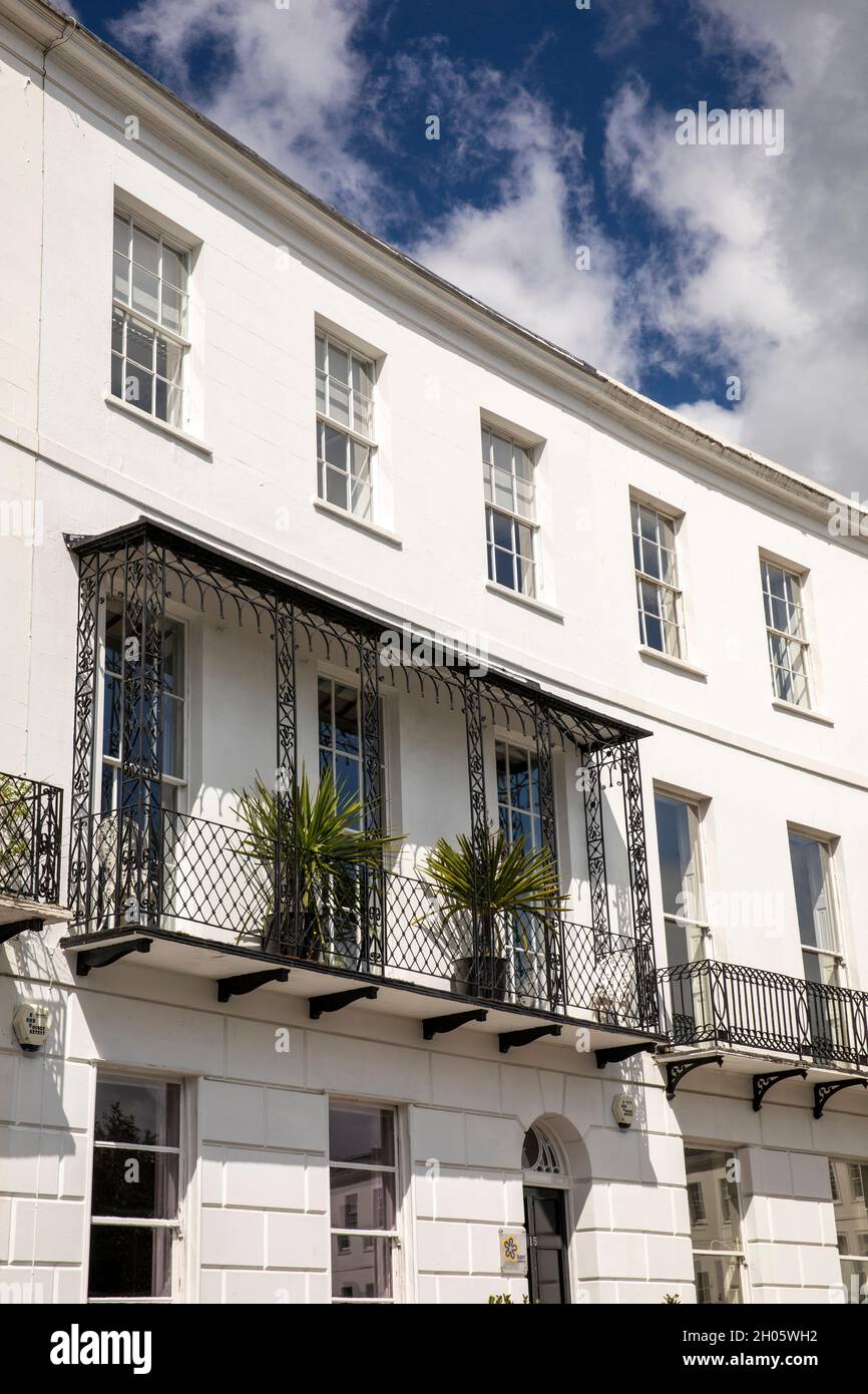 UK, Gloucestershire, Cheltenham, 1806-11 Royal Crescent, balcony amongst terrace of Georgian houses Stock Photo