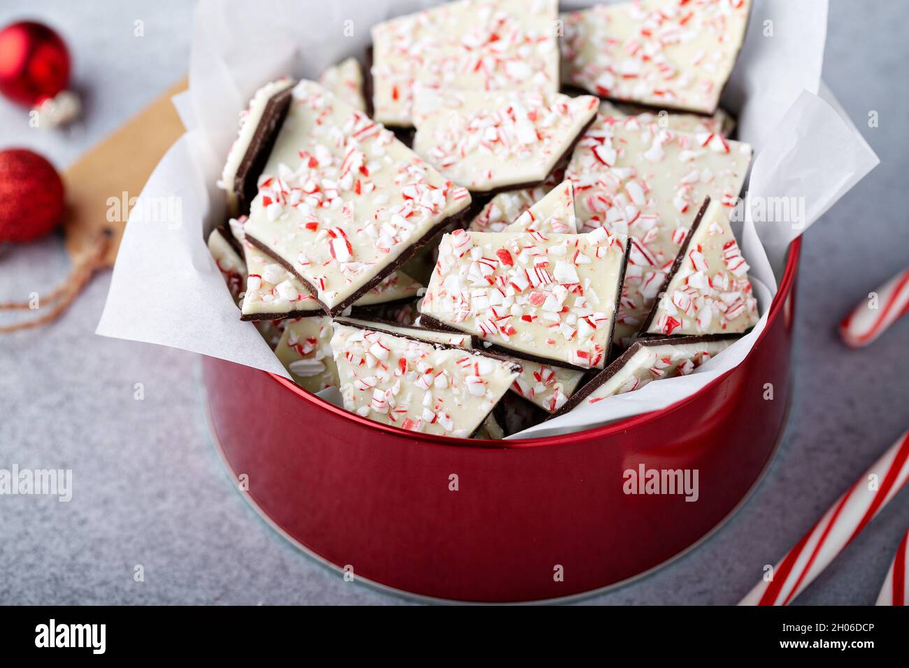Homemade Peppermint Bark White And Dark Chocolate With Crushed Candy Canes Stock Photo Alamy