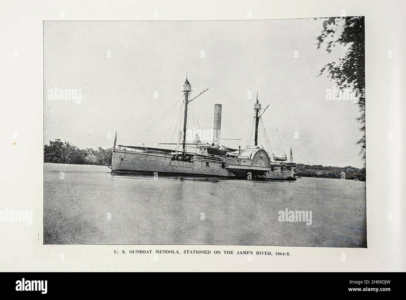 U.S. GUNBOAT MENDOLA STATIONED ON THE JAMES RIVER, 1864-5 from The American Civil War book and Grant album : 'art immortelles' : a portfolio of half-tone reproductions from rare and costly photographs designed to perpetuate the memory of General Ulysses S. Grant, depicting scenes and incidents in connection with the Civil War Published  in Boston and New York by W. H. Allen in 1894 Stock Photo