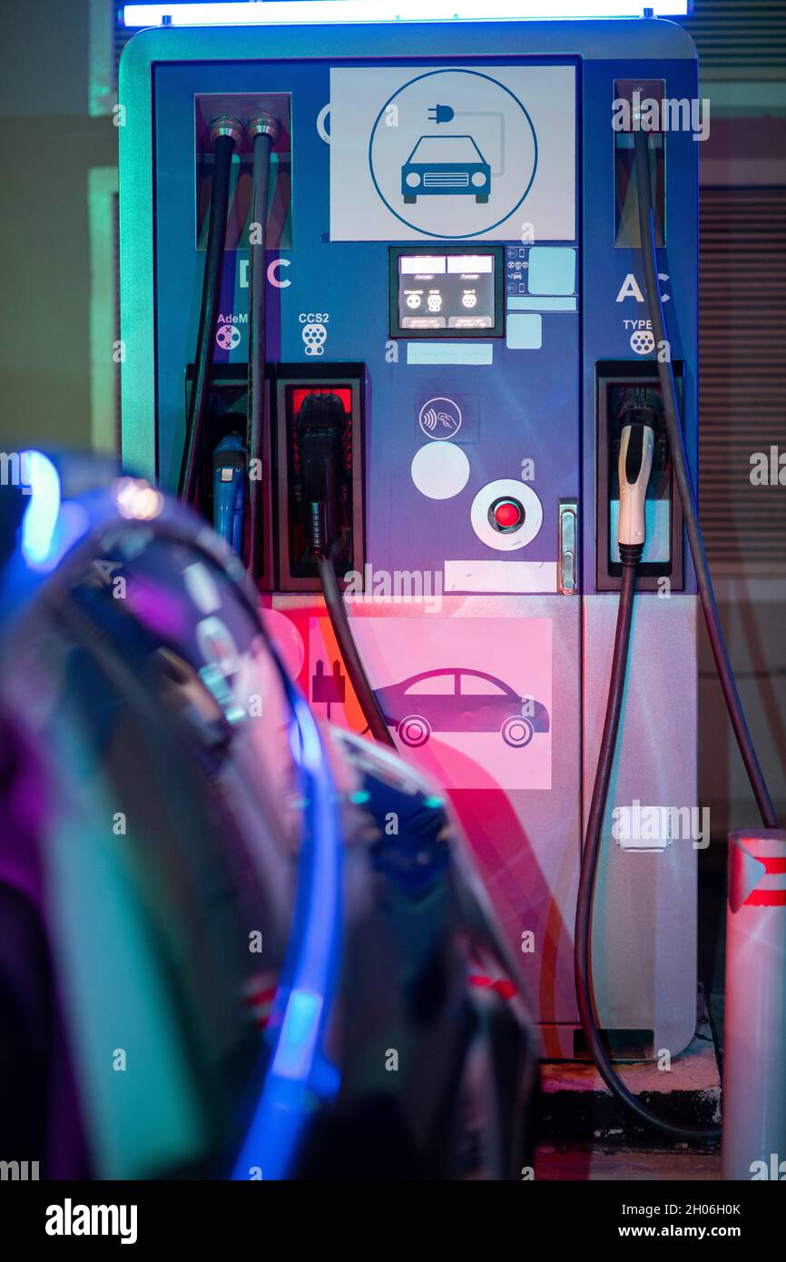 Car charging piles hi-res stock photography and images - Alamy
