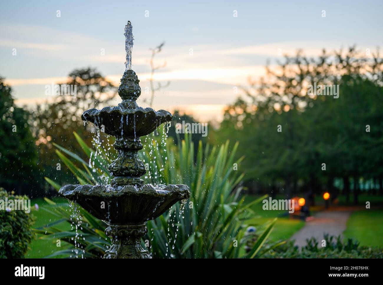 Lights water feature hi-res stock photography and images - Alamy