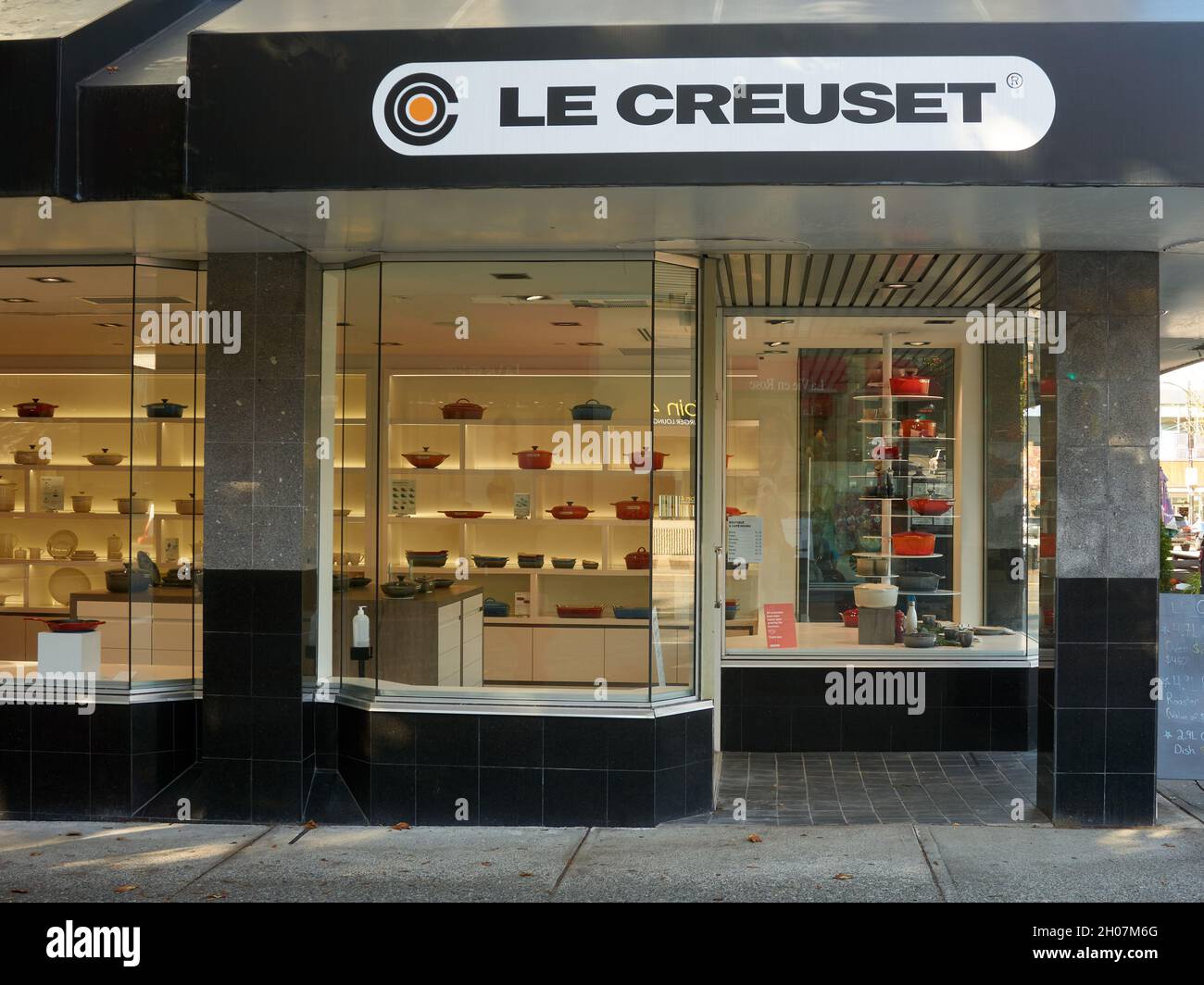 Le Creuset french cookware boutique on South Granville Street in Vancouver,  British Columbia, Canada Stock Photo - Alamy