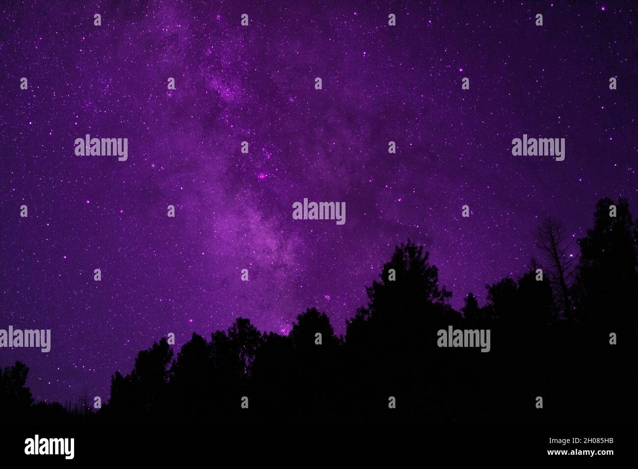 Purple Night Sky Full Of Stars Stock Photo - Alamy