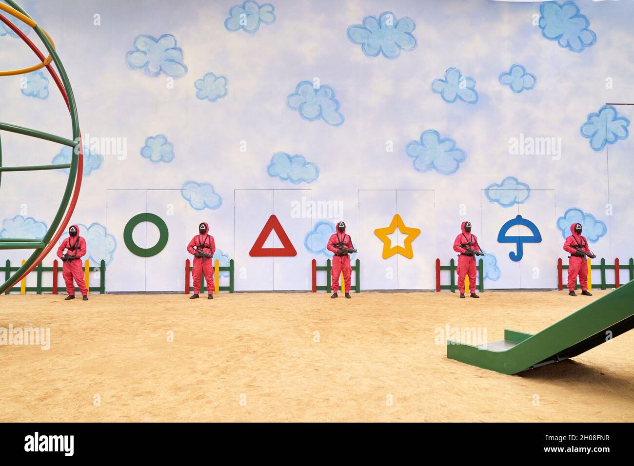 SQUID GAME, The Man with the Umbrella', (Season 1, ep. 103, aired in