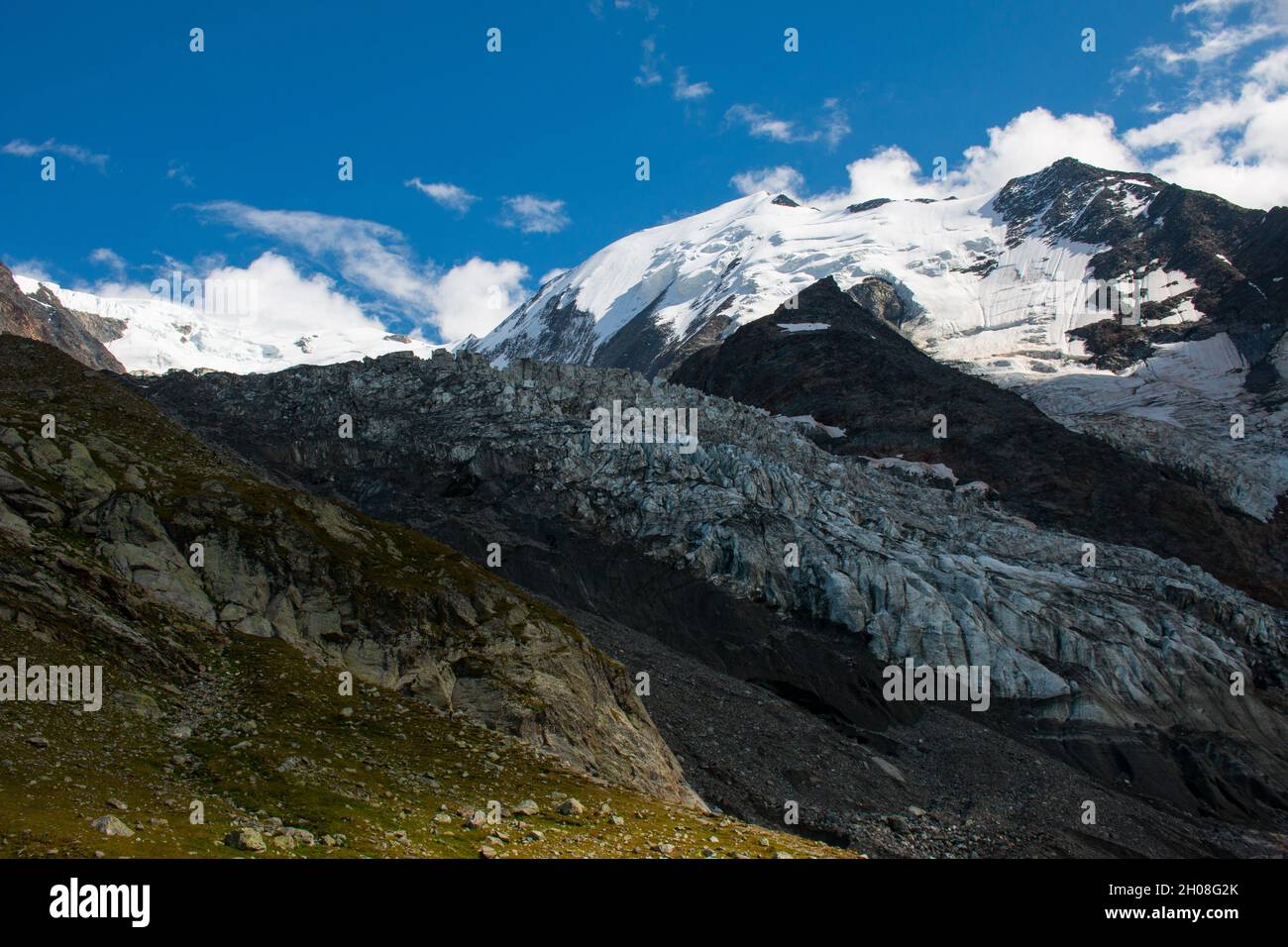 The view of a glacier de Bionnassay from the hiking trail to Nid d'Aigle, Massif du Mont Blanc, French Alps, September Stock Photo