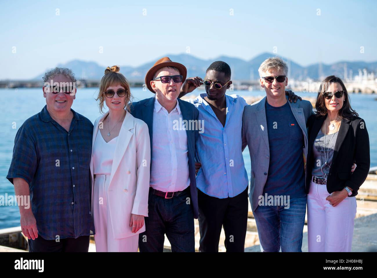Cannes, France, 11 October 2021,  ASHLEY PHAROAH, LEONIE BENESH, STEVE BARRON, IBRAHIM KOMA and SIMON CRAWFORD-COLLINS at the photo call for 'LE TOUR DU MONDE EN 80 JOURS' during MIPCOM 2021 - The World’s Entertainment Content Market and the 4rd Canneseries - International Series Festival © ifnm press / Alamy Live News Stock Photo