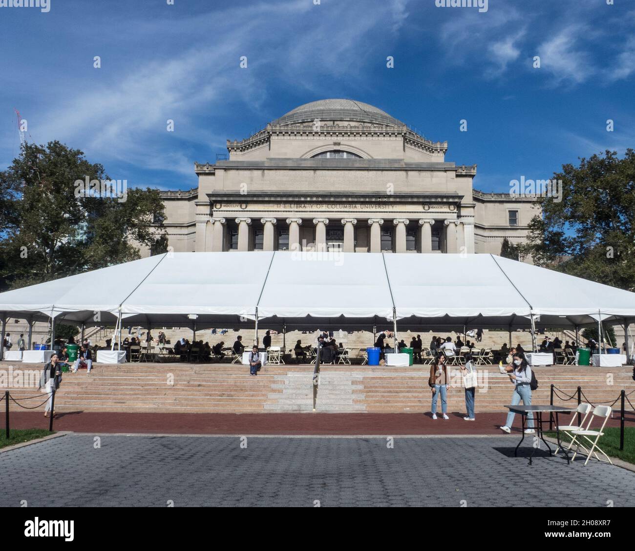 Columbia university new york city 2021 hi-res stock photography and ...