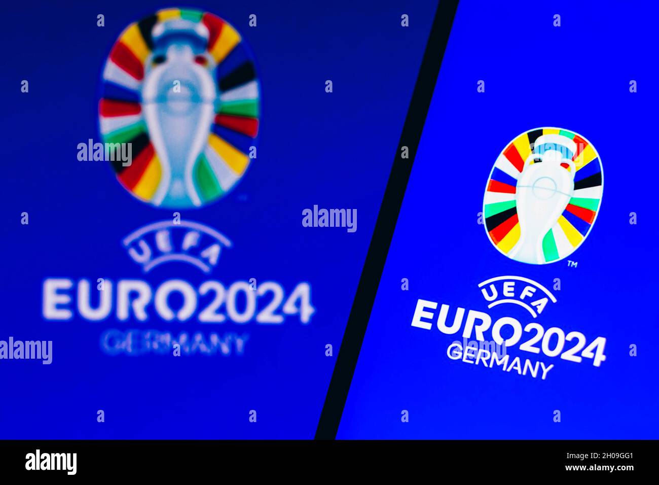 Uefa Euro 2024 Logo Football Balle Volant Dans Le Filet Et Image Du  Terrain. Image éditorial - Illustration du fonctionnaire, euro: 277235990