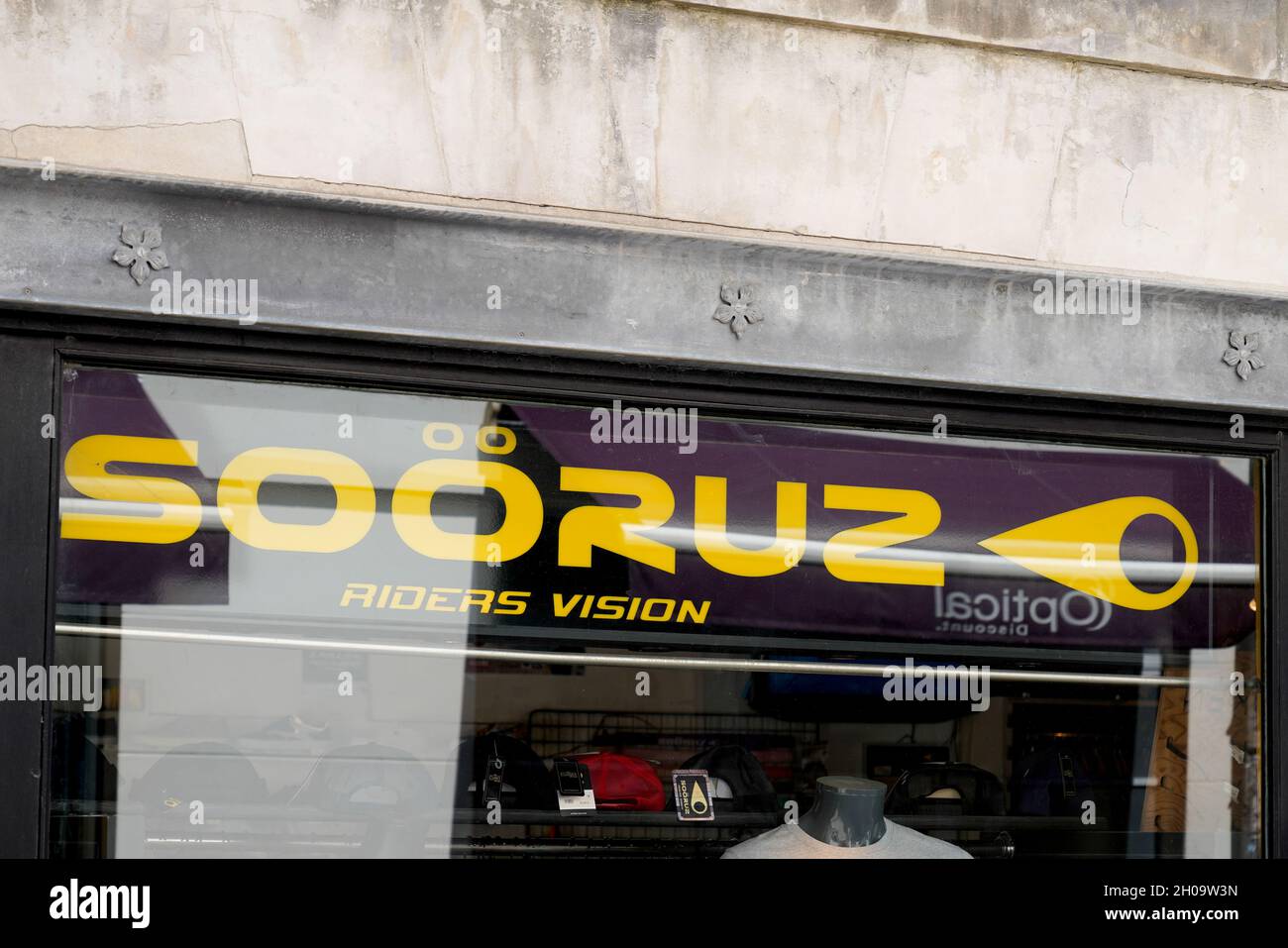 toulouse , occitanie France - 06 25 2021 : soöruz sign text store and logo  brand shop on facade boutique wall sooruz company Stock Photo - Alamy