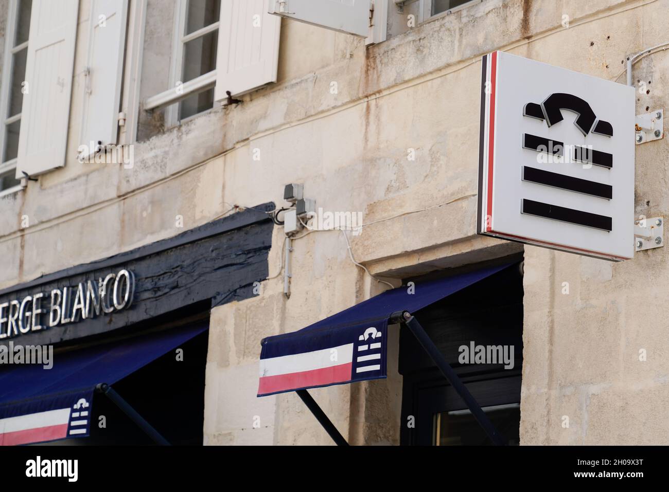 toulouse , occitanie France - 06 25 2021 : serge blanco sign text store and  logo brand shop on facade boutique sport rugby fashion Stock Photo - Alamy