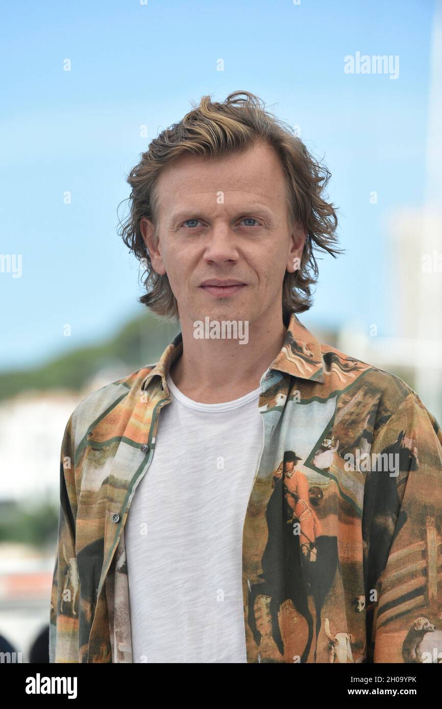 74th edition of the Cannes Film Festival: actor Alex Lutz posing during a  photocall for the film “Vortex”, directed by the Gaspar Noe, on July 16,  202 Stock Photo - Alamy