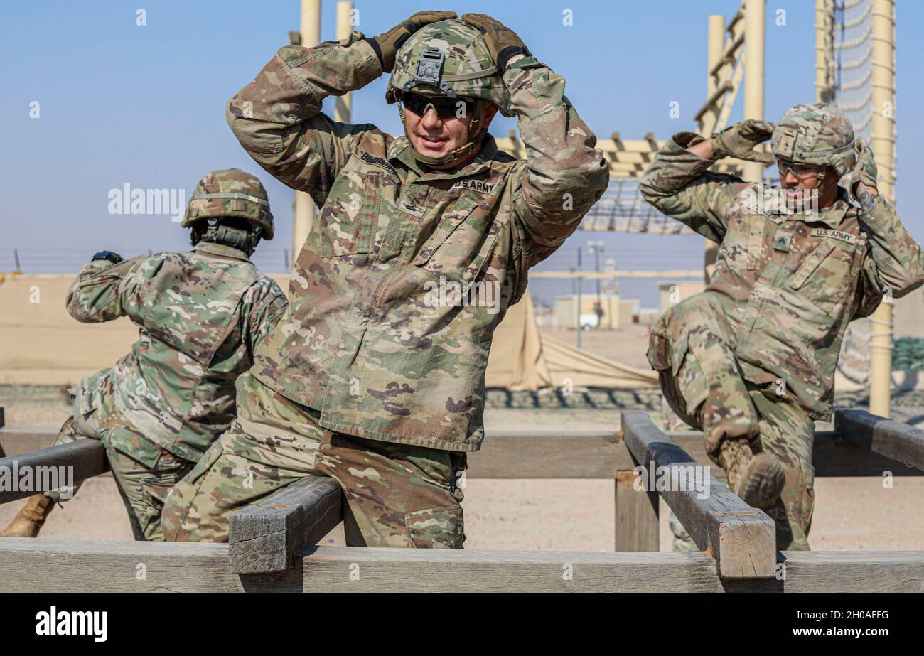 Soldiers with 40th Brigade Engineer Battalion, 2nd Armored Brigade ...