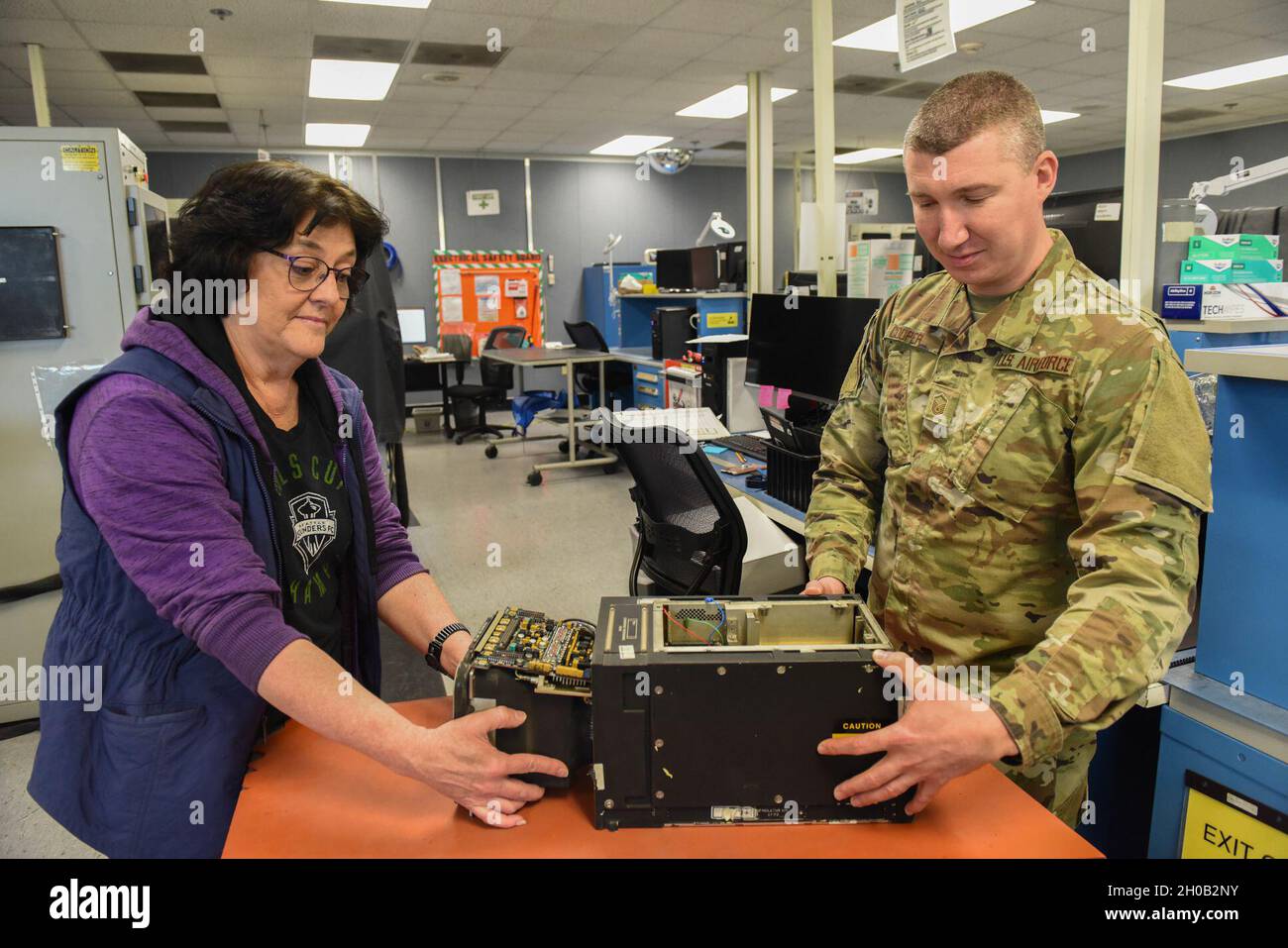 Avionics flight chief hires stock photography and images Alamy