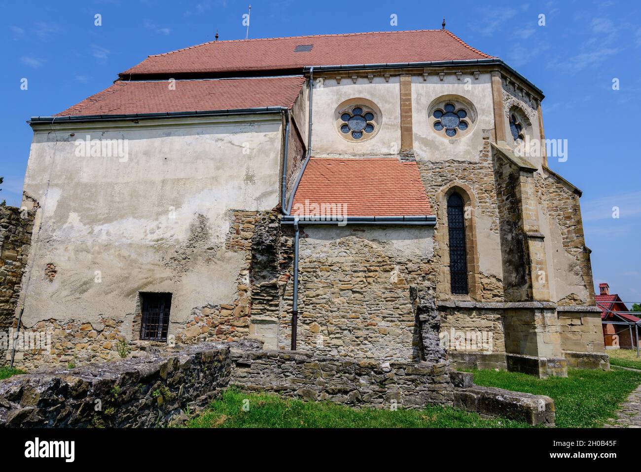 The ruins of the Carta Cistercian (Benedictine) monastery (Manastirea  cisterciana Carta) in Sibiu county in the southern part of Transylvania  (Transil Stock Photo - Alamy