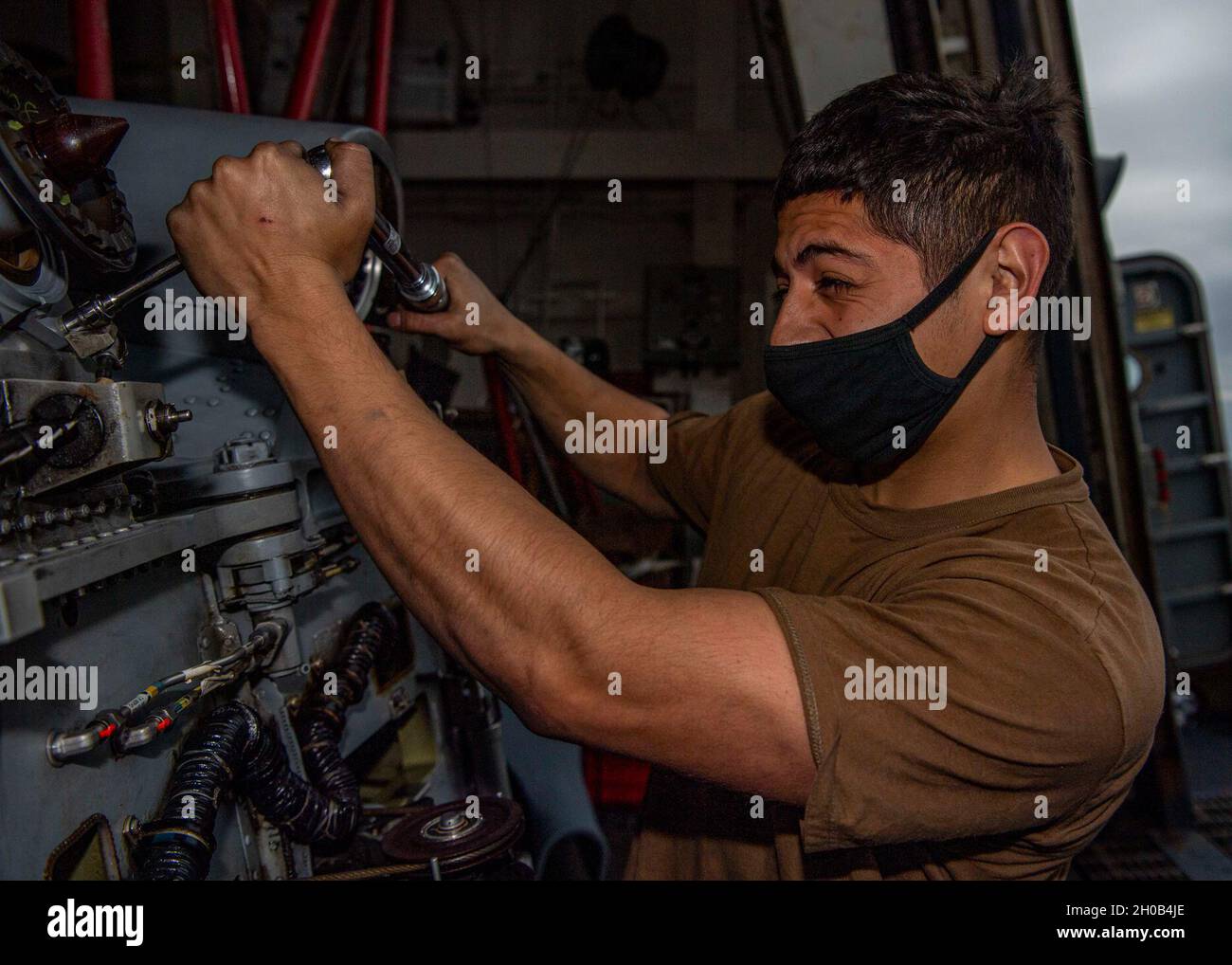 PACIFIC OCEAN (Jan. 15, 2021) U.S. Navy Aviation Machinist’s Mate 3rd ...