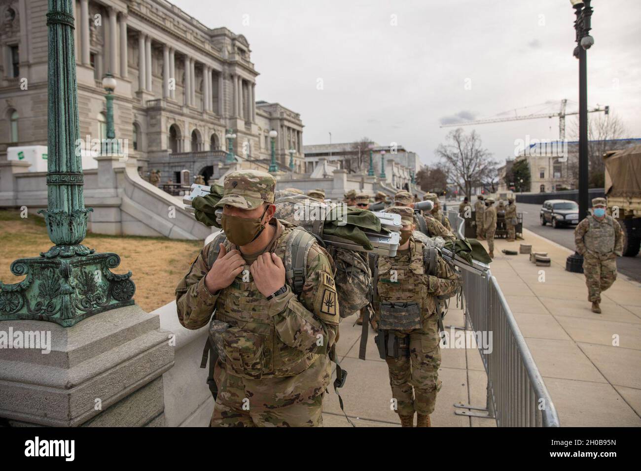 U.S. Soldiers with the 206th Military Police Battalion, New York ...