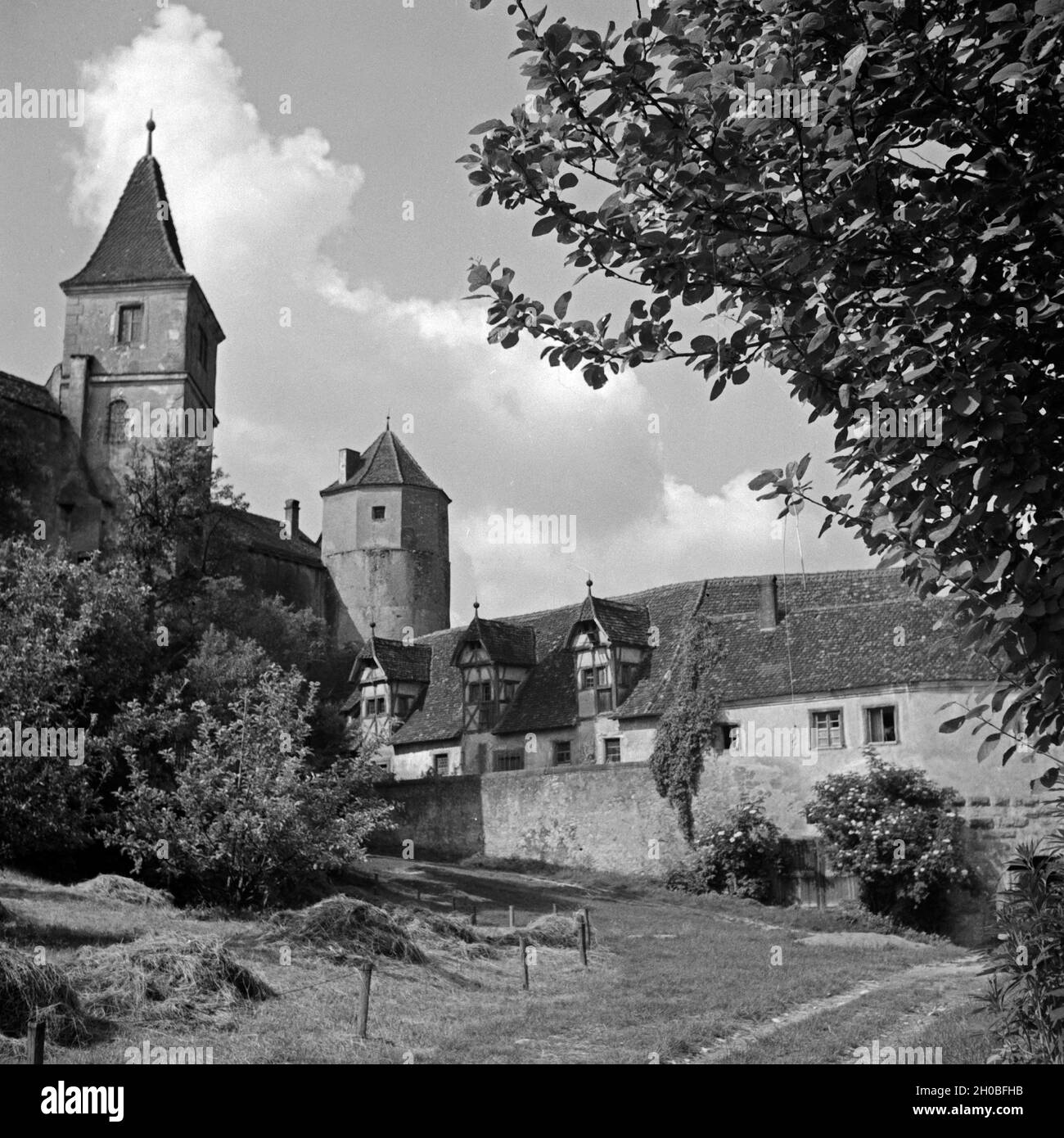 Blick auf die Burg Harburg in Schwaben, Deutschland 1930er Jahre. View to Harburg castle, Germany 1930s. Stock Photo