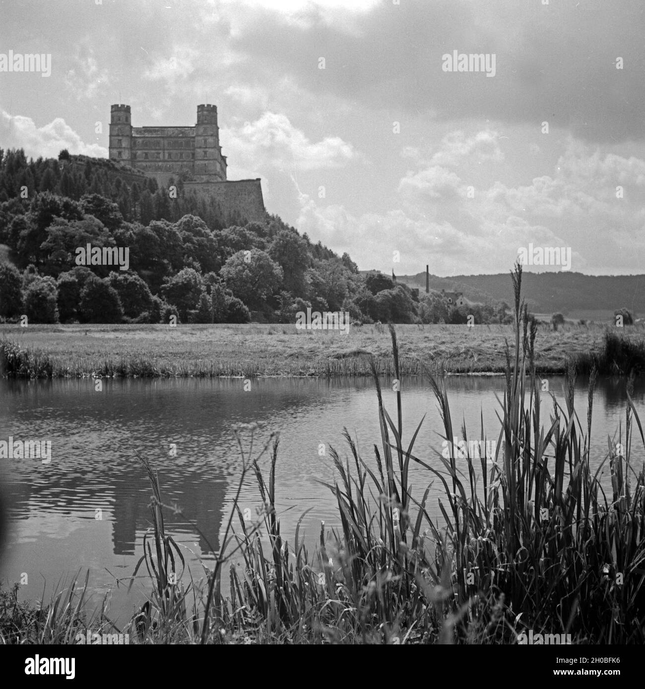 Blick auf die Willibaldsburg in Eichstätt, Deutschland 1930er Jahre. View to Willibaldsburg castle at Eichstaett, Germany 1930s. Stock Photo