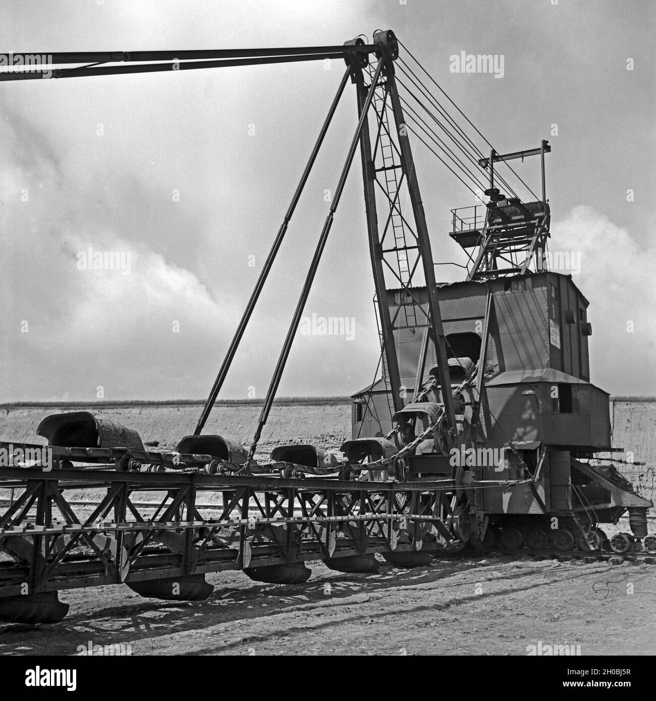 Bagger beim Bernsteinabbau in Palmnicken in Ostpreußen, Deutschland ...