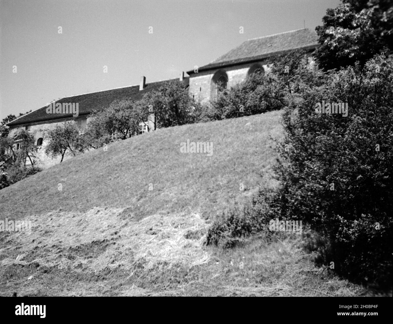 Die Ordensburg Lochstädt am Frischen Haff in Ostpreußen, 1930er Jahre. Castle Lochstaedt near Vistula Lagoon, East Prussia, 1930s. Stock Photo