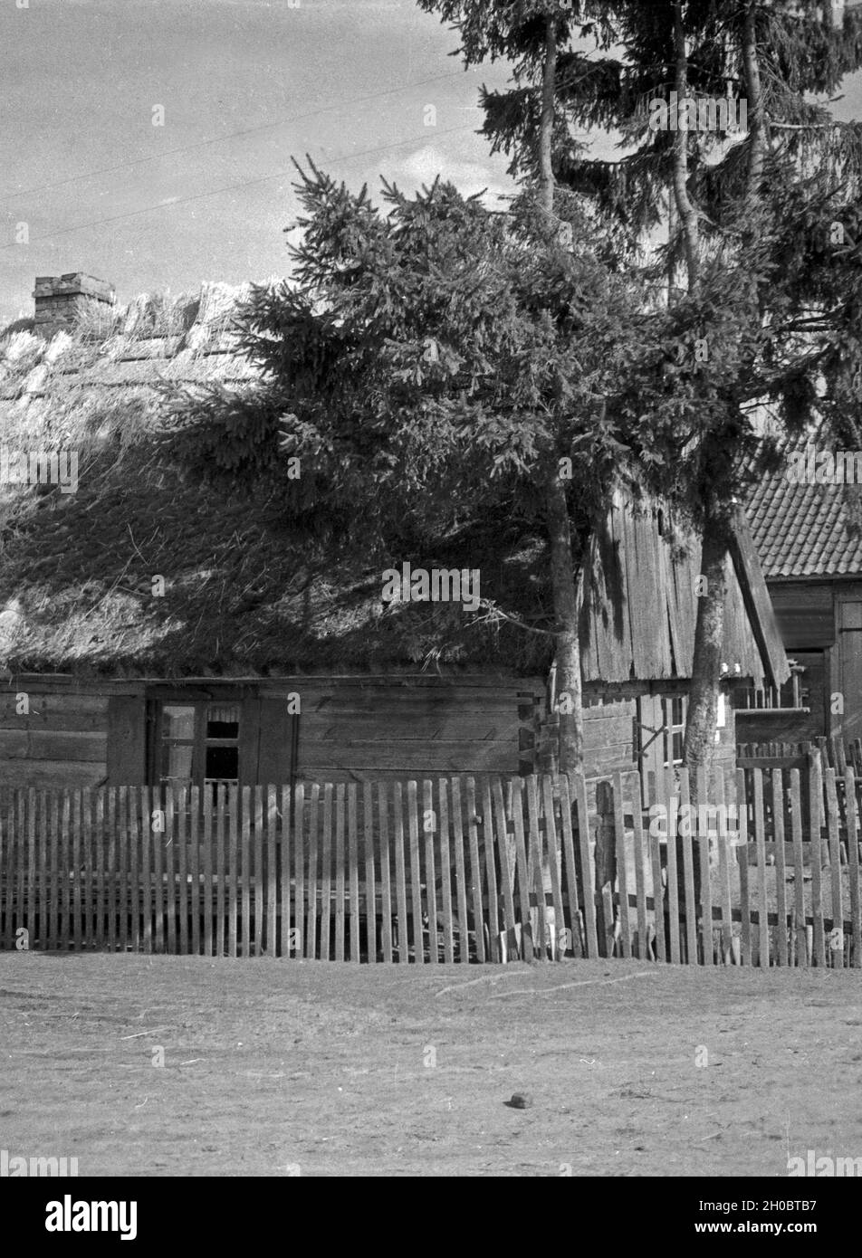 Fischerhaus am Litigainow See in Masuren, Ostpreußen, 1930er Jahre. Fisherman's cottage at Lake Litigainow in Masuria, East Prussia, 1930s. Stock Photo