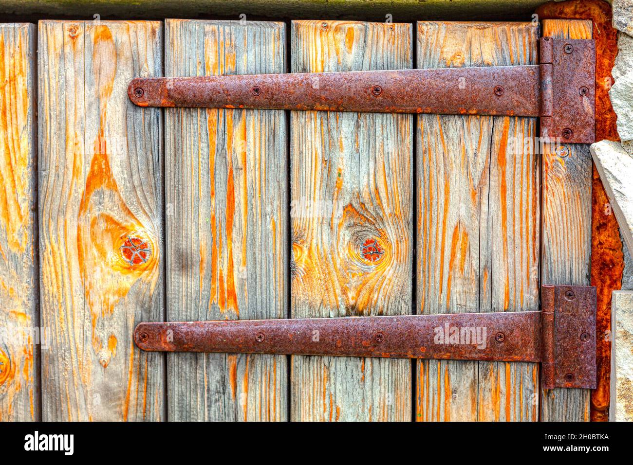 Rusty hinges of the wooden gate Stock Photo Alamy