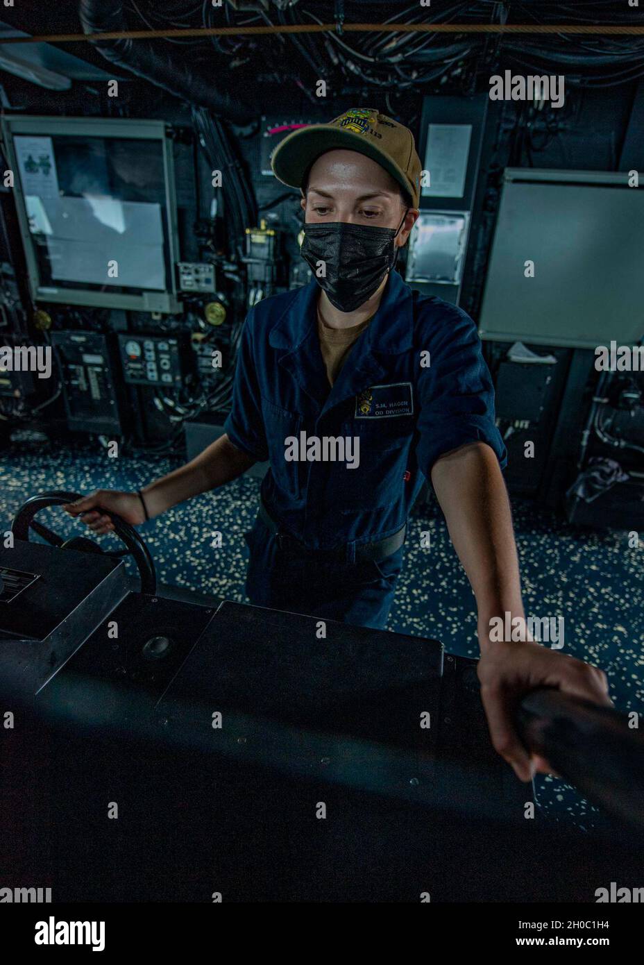 PACIFIC OCEAN (Jan. 21, 2021) U.S. Navy Boatswain’s Mate Seaman Shannon