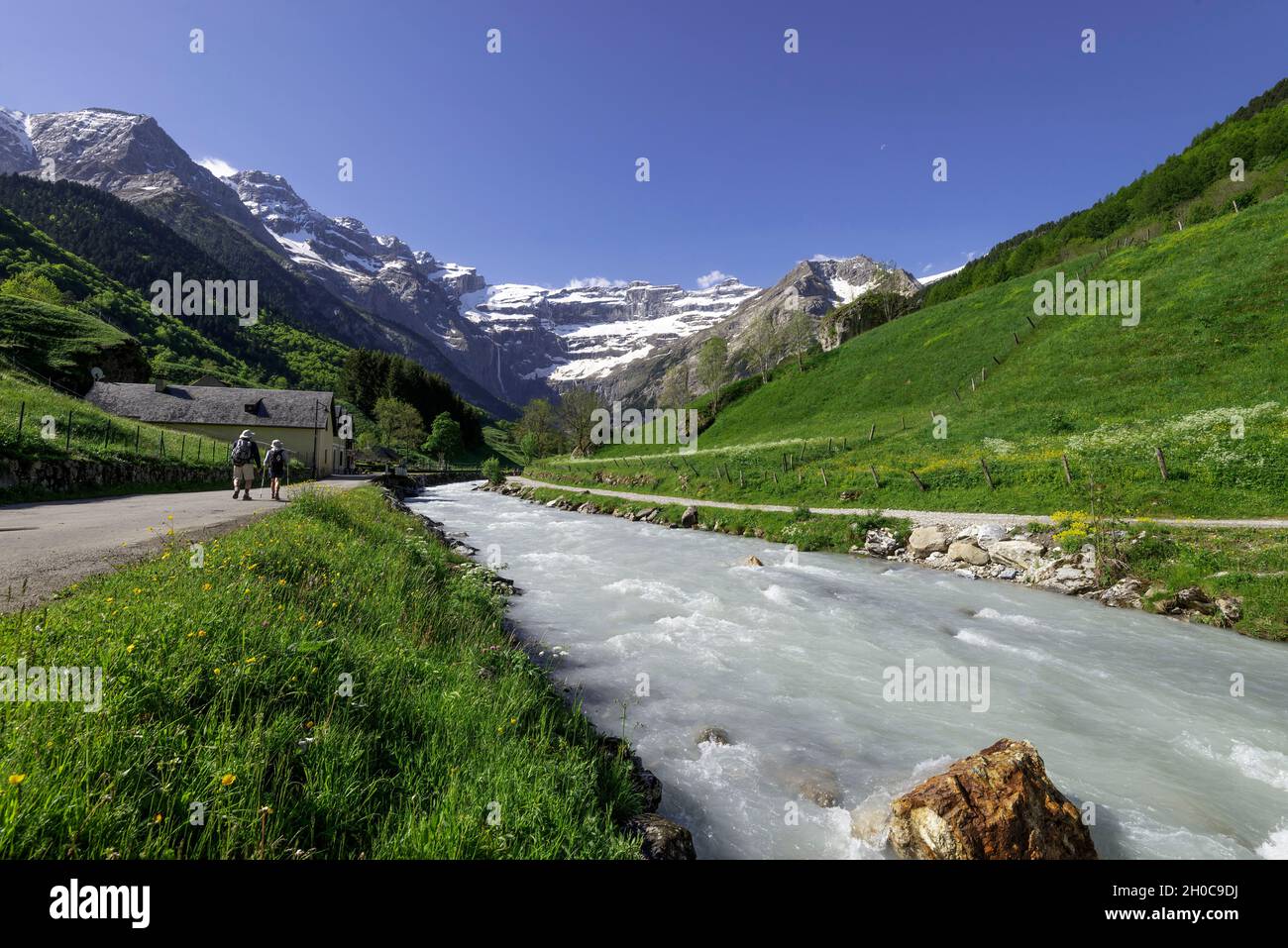 Cirque de Gavarnie, Gave de Pau, Massif du Mont Perdu, Pyrenees, France  Stock Photo - Alamy