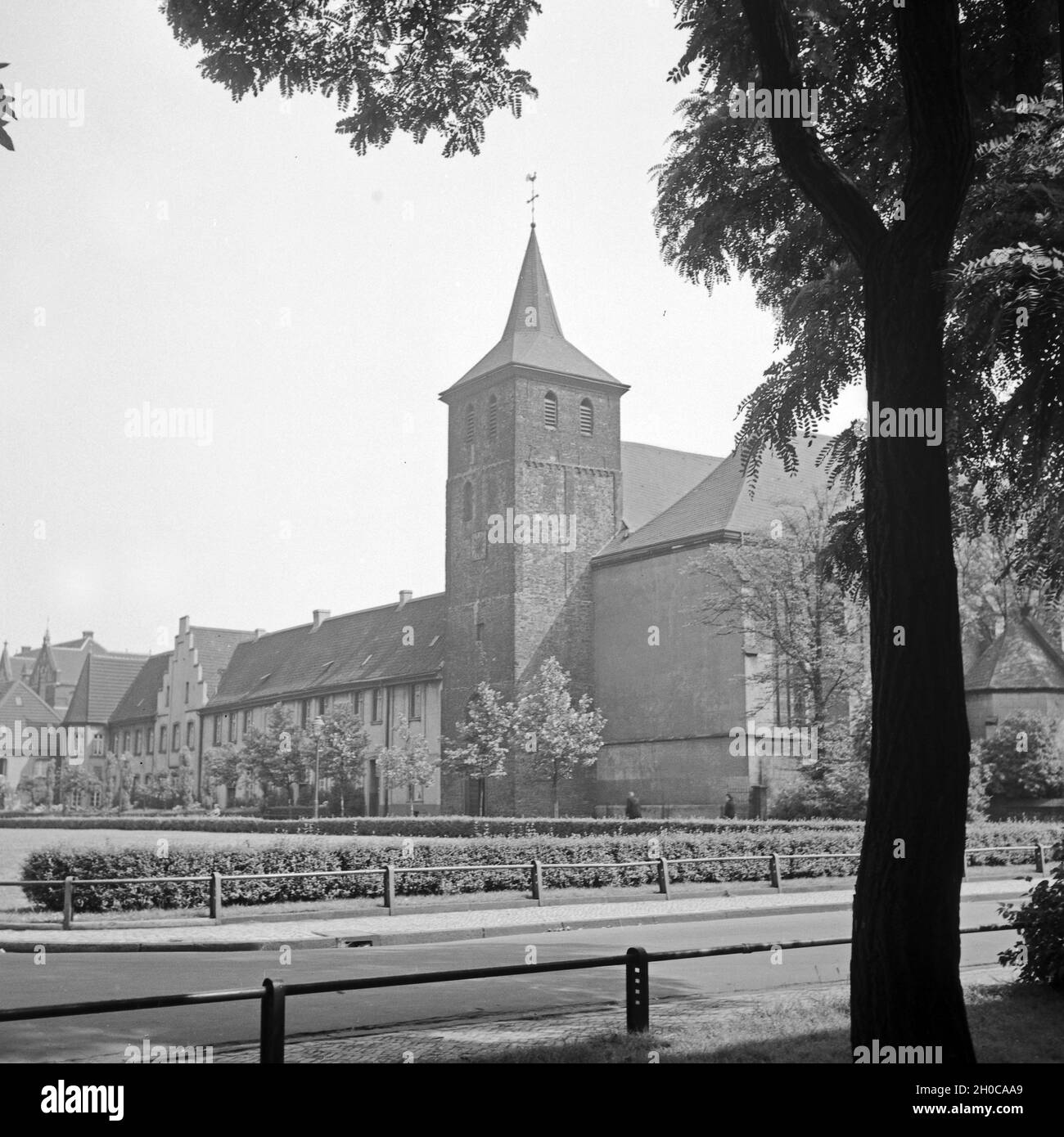 Die Abtei der Rrämonstratenser in Duisburg Alt Hamborn, Deutschland 1930er Jahre. Premonstratensian abbey at Duisburg Alt Hamborn, Germany 1930s. Stock Photo